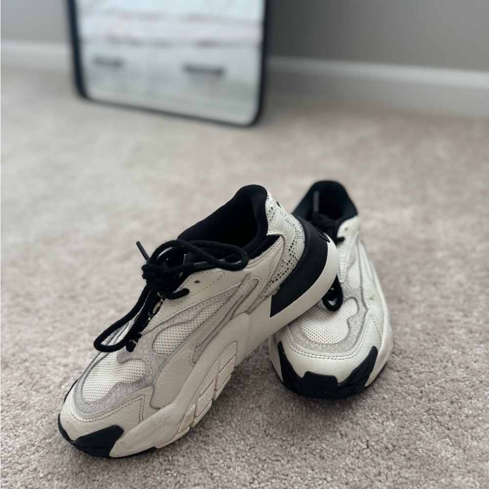 Puma Kids Sneakers - Black and White